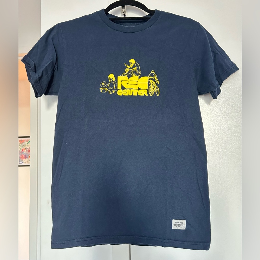 Paratodo ‘Rec Center’ graphic tee